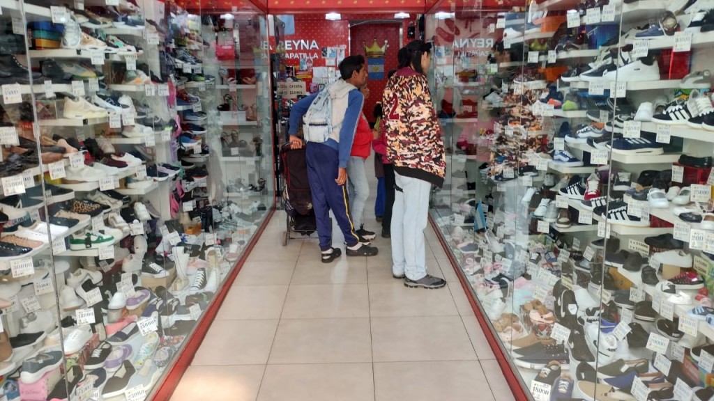 Ventas de zapatillas: Expectativas en vacaciones y precios a la baja