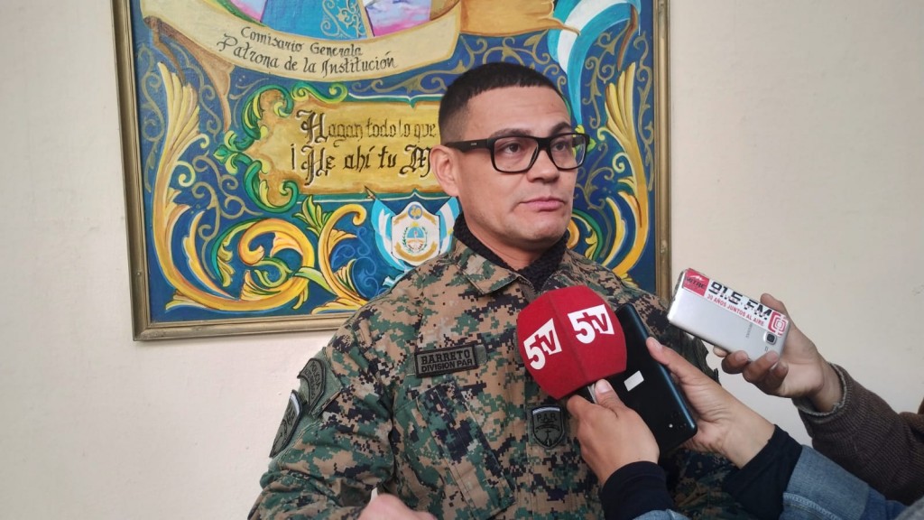 Expertos de Corrientes se capacitan en uso de pistolas Taser.