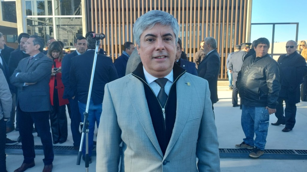 Omar Larrosa: 